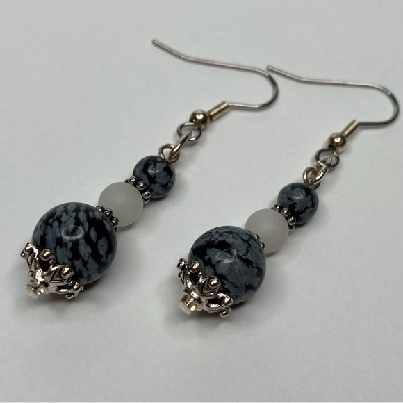 HAND CRAFTED EARRINGS Snowflake Obsidian & Snow Quartz Beaded Dangle Drop NWT - Picture 3 of 13